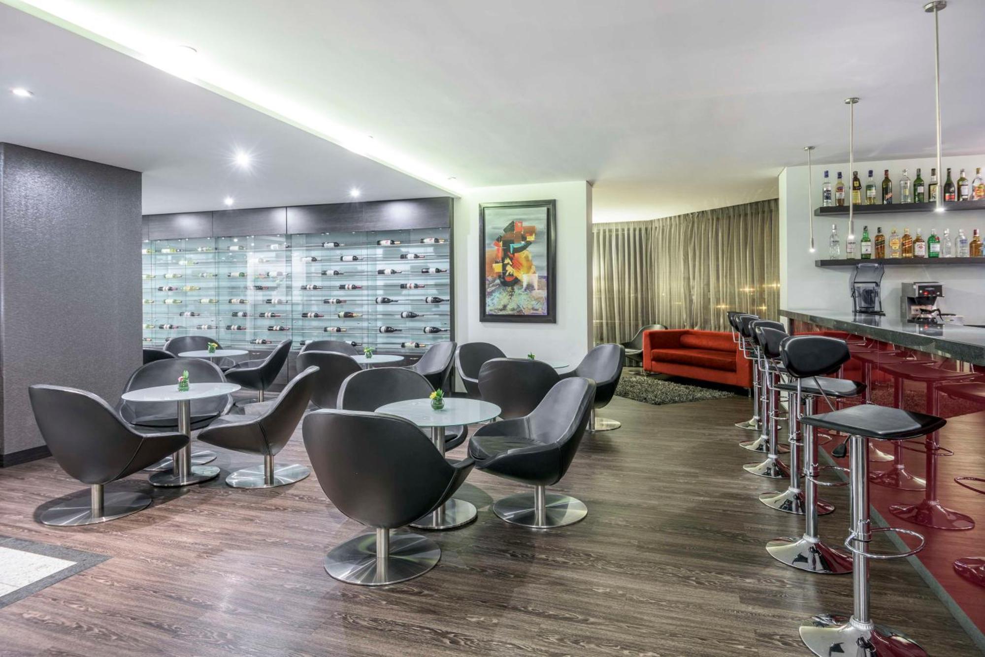 Отель Nh Bogota Urban 26 Royal Экстерьер фото
