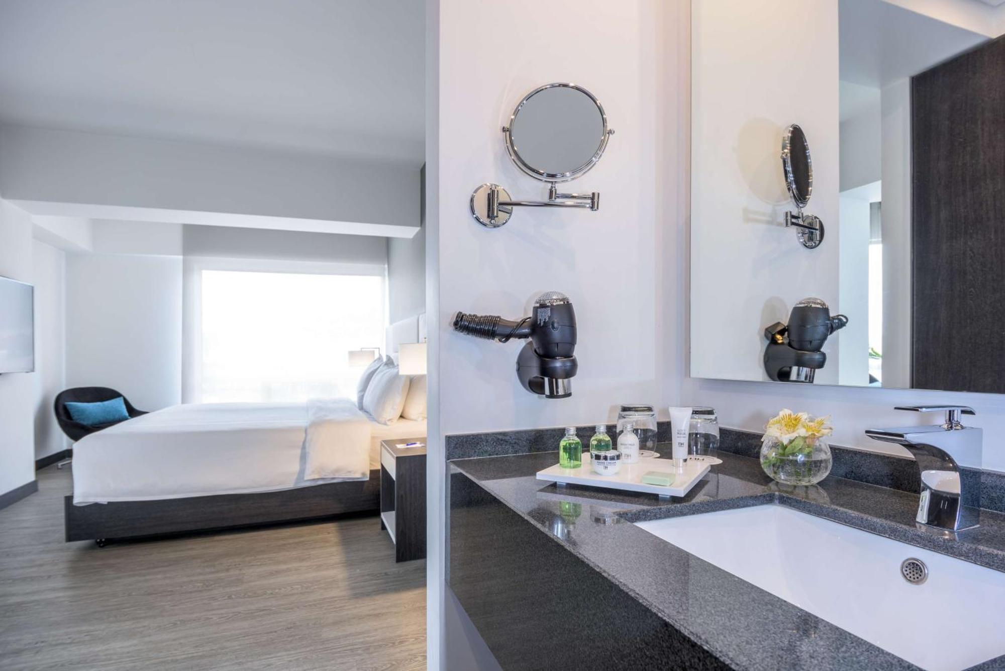 Отель Nh Bogota Urban 26 Royal Экстерьер фото