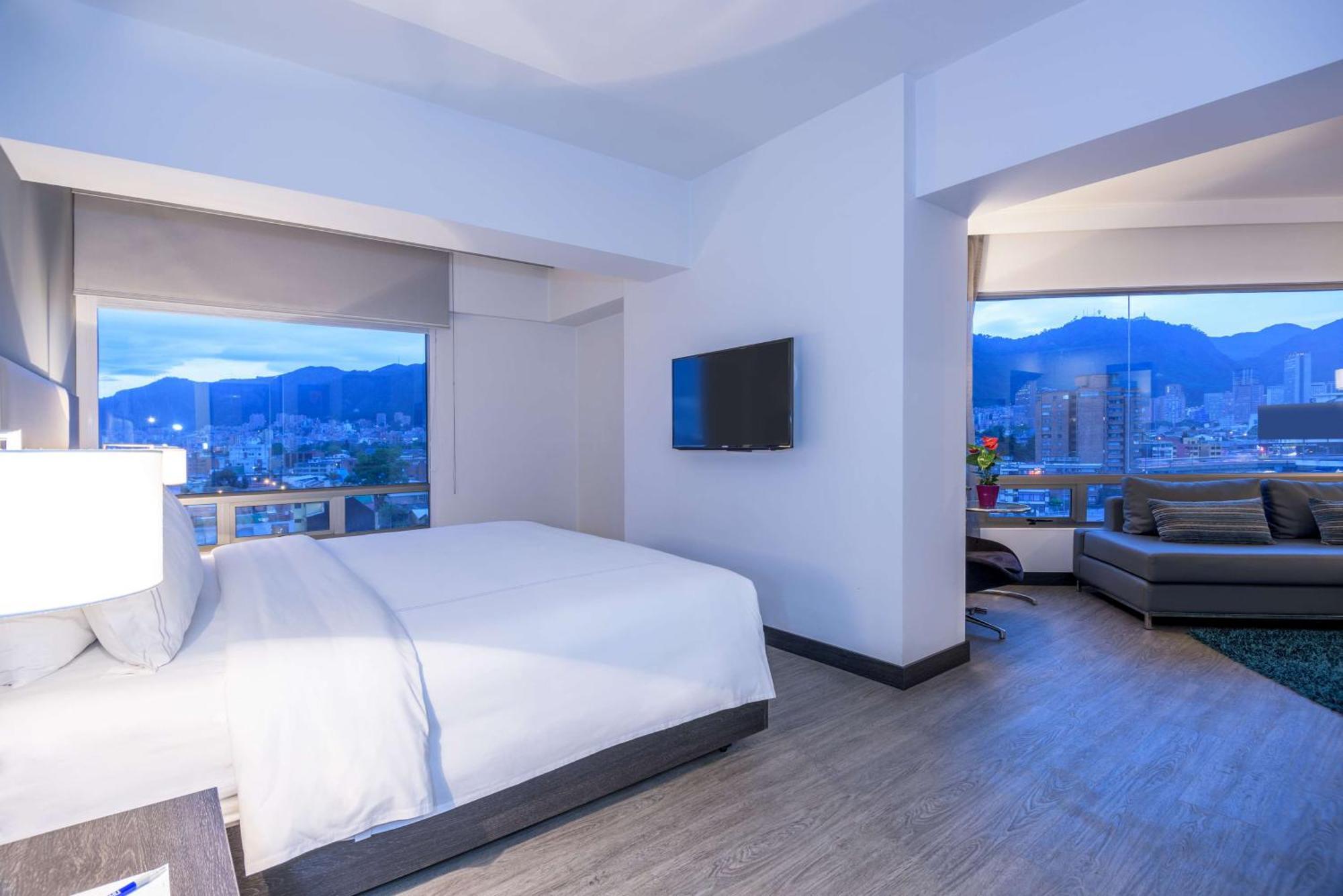 Отель Nh Bogota Urban 26 Royal Экстерьер фото