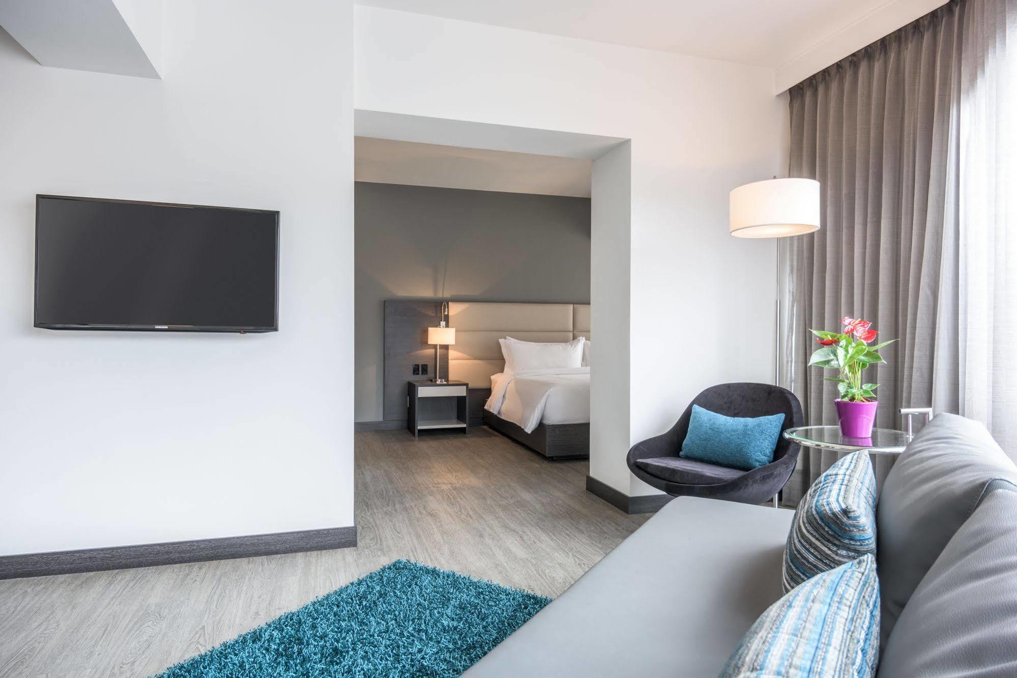 Отель Nh Bogota Urban 26 Royal Экстерьер фото